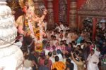Amitabh and Abhishek Bachchan seek Ganesha Blessings in Mumbai on 20th Sept 2010 (8).JPG